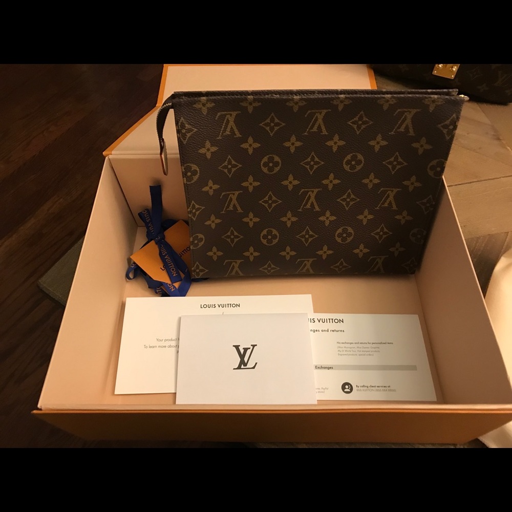 *SOLD* BNIB Louis Vuitton Toiletry 26